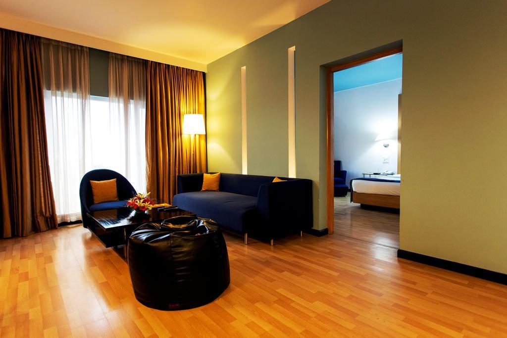 Hotel Royal Orchid Bengaluru Zewnętrze zdjęcie
