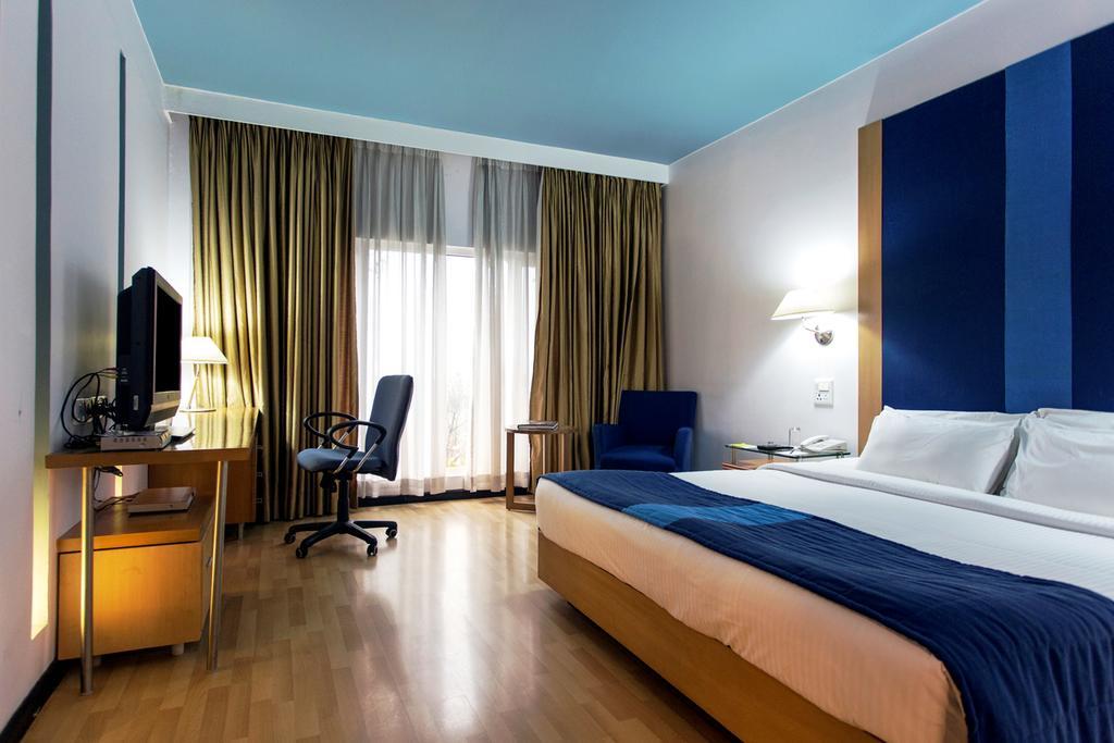 Hotel Royal Orchid Bengaluru Zewnętrze zdjęcie