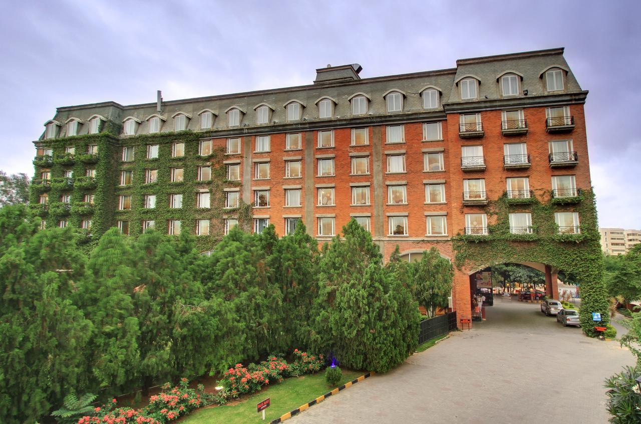 Hotel Royal Orchid Bengaluru Zewnętrze zdjęcie