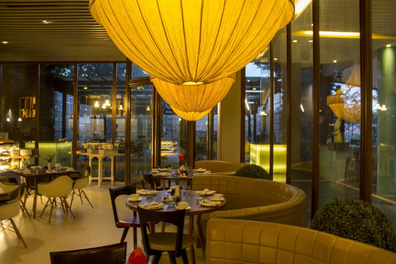 Hotel Royal Orchid Bengaluru Zewnętrze zdjęcie