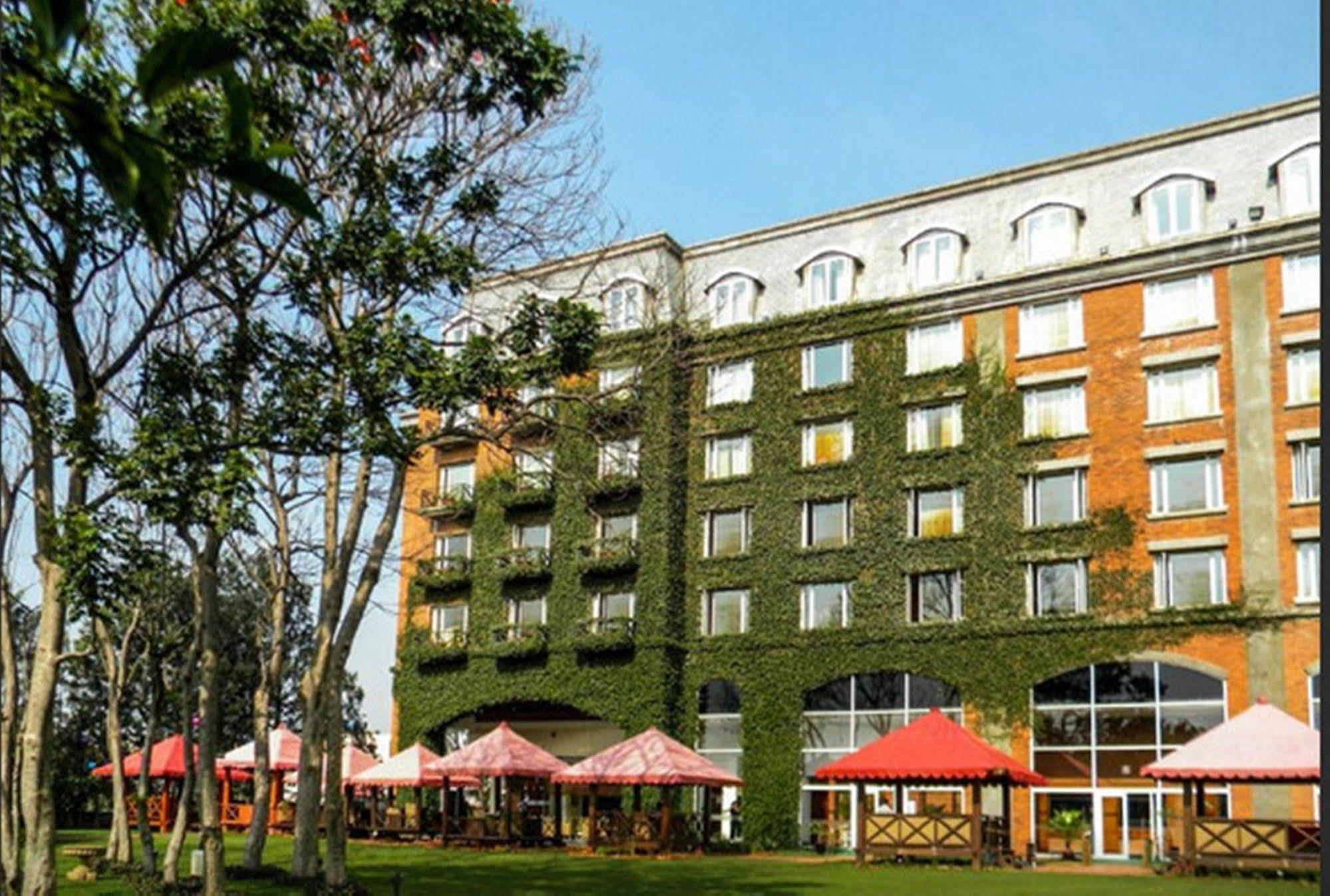 Hotel Royal Orchid Bengaluru Zewnętrze zdjęcie